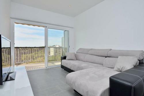Cosy Well Situed Apartment With Sea View