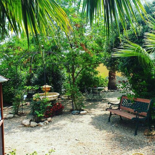 Bed & Breakfast Masia Castellvi