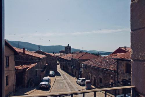 Apartamentos La Fragua, Medio