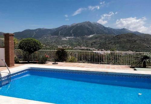 Villa Rosana Lake Vinuela