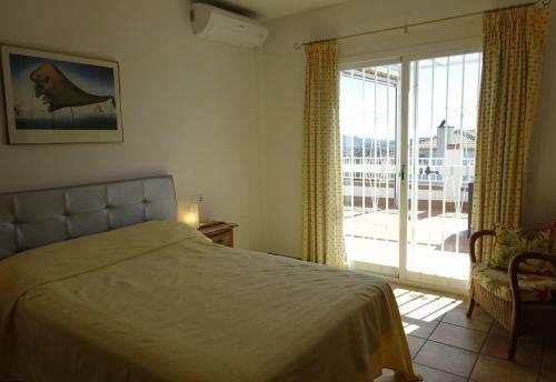 Villa Rosana Lake Vinuela