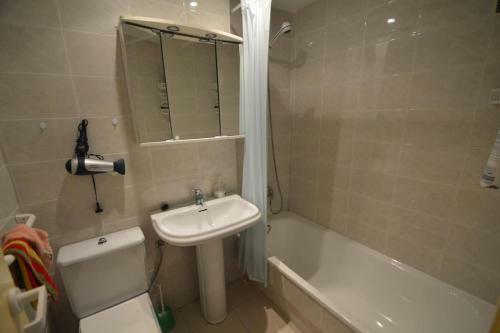 Apartamento Con Terraza Privada Y Piscinas