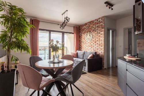 Glamour Apartment City View