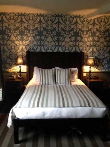 Hotel The Crown And Thistle