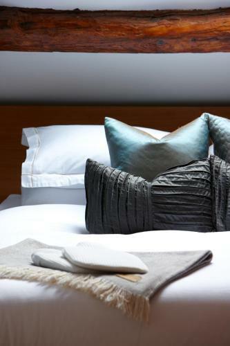 Hostal Cross Foxes - Bar Grill Rooms