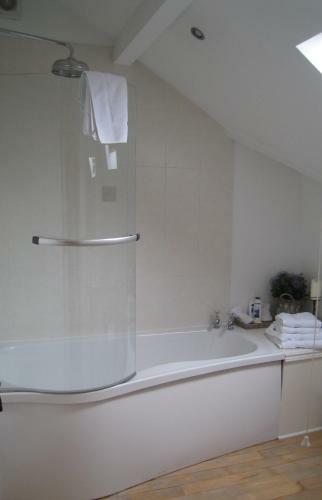 Shola Coach House B&B