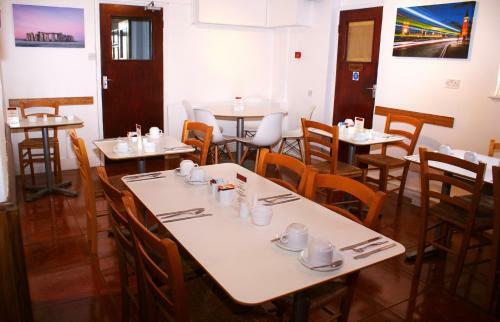 Hostal The Hindes Hotel - B&B