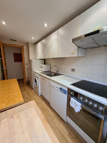 Apartamento Con Garaje Privado En El Centro - Dos Torres �owyn