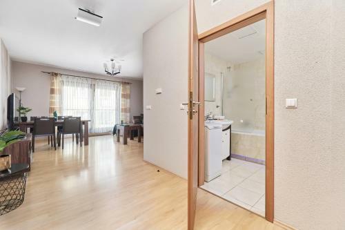 Apartment Wroc?aw Krawiecka By Renters