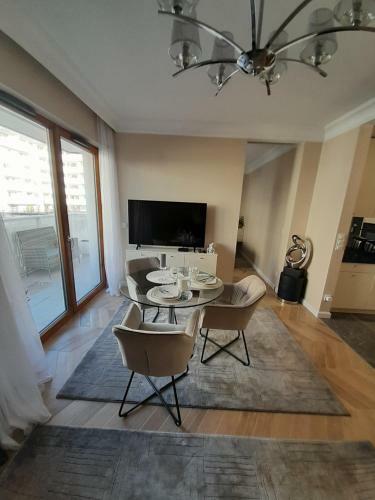 Beige Mood City Apartment
