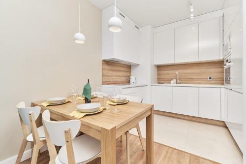 Futuria Apartment Wroclaw By Renters
