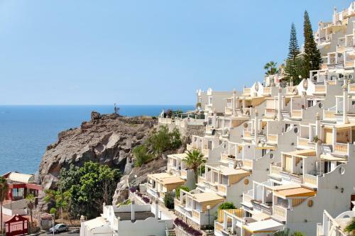 Sea View Apartment En Mog�n