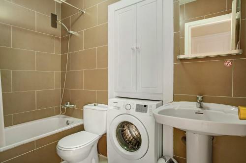 Sea View Apartment En Mog�n