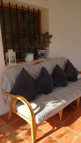 Studio Apartment In Grosser Villa Mit Pool
