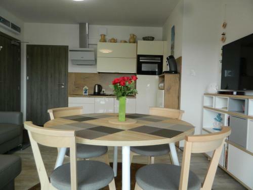 5 M�rz Apartament Adam I Ewa
