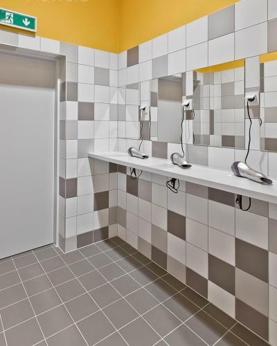 5 M�rz Apartament Adam I Ewa