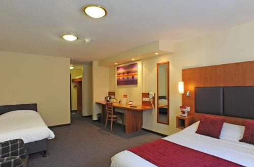 Hotel Berkshire Arms By Good Night Inns