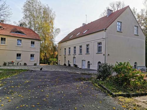 Apartamento Pa?ac I Folwark Brze?nica