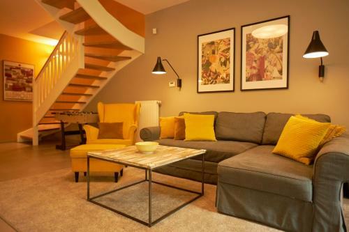 Seayou Yellow House