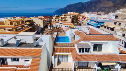 Los Angeles 3 Bed Apartment With Pool