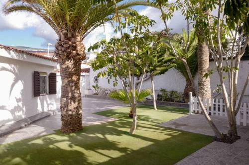 Beautiful Beachfront Garden Villa