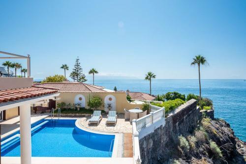 Los Gigantes Cliffs And Ocean Front Villa
