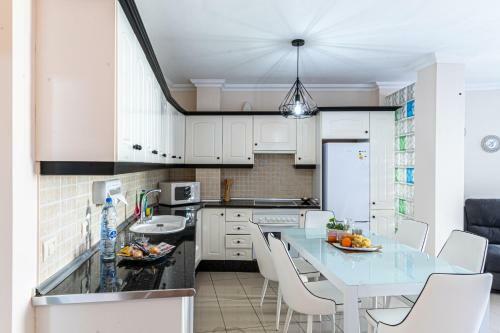 La Perla Apartment In Playa de Arena