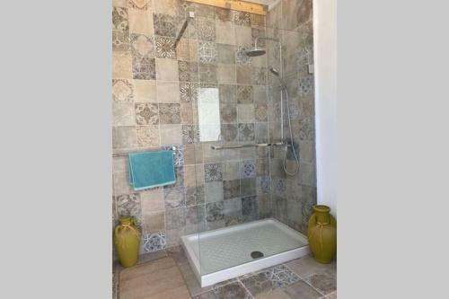 Large 150 M2 Apartment, Nice View And Location !