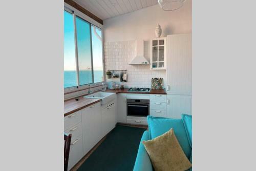 Large 150 M2 Apartment, Nice View And Location !