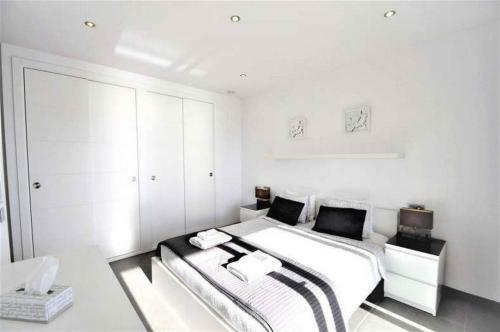 Excellent Seafront Villa In Cala Pi