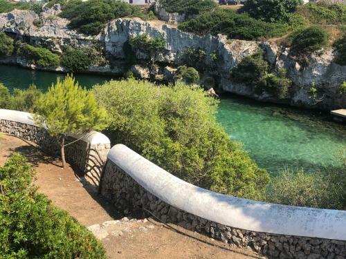 Splendide Villa Les Pieds Dans L'eau Dans La Baie de Mahon