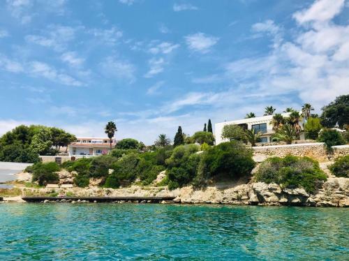 Splendide Villa Les Pieds Dans L'eau Dans La Baie de Mahon