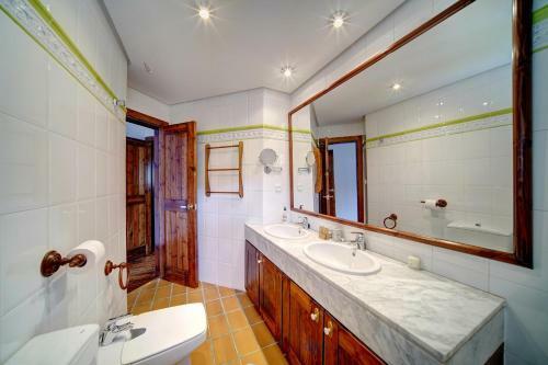 Casa Mont Romies By Totiaran