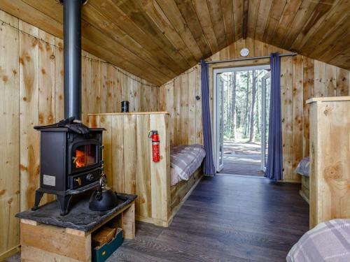 Rowan Cabin - Uk31197