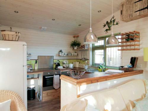Lakeside Lodge