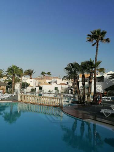 Castillo Holiday Apartment- Puerta Del Sol 245