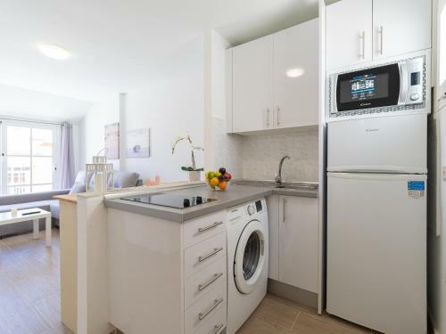 Apartamento Moderno Con Piscina En El Castillo