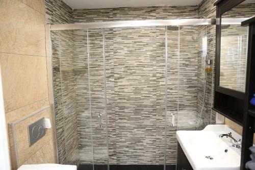 Apartamento Avenida de La Cornisa 11
