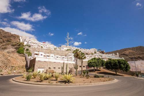 Granada II Apartments