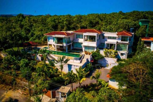 Villa Cliffhouse By Hireavilla, Candolim