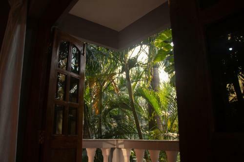Hostal The Sovereign Villa
