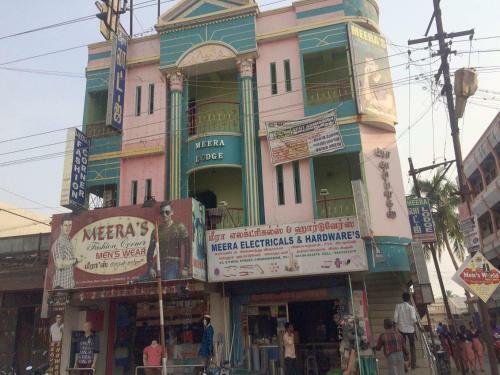 Hotel Meera Lodge