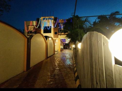 Hostal Hotel Devhade Resedency(hdr)