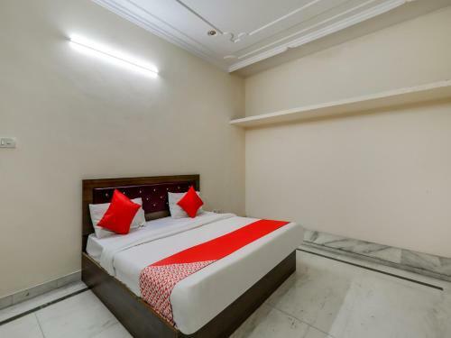 Hotel Oyo Flagship 74036 Golden Residency 2