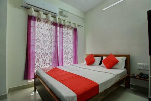 Hotel Vaccinated Staff- Oyo 14360 Park Inn
