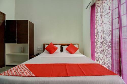 Hotel Vaccinated Staff- Oyo 14360 Park Inn