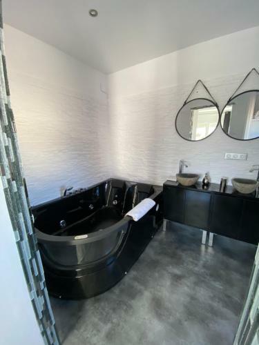 Maison Sur Canaux Marina Empuriabrava Avec Suite Baln�o Jacuzzi