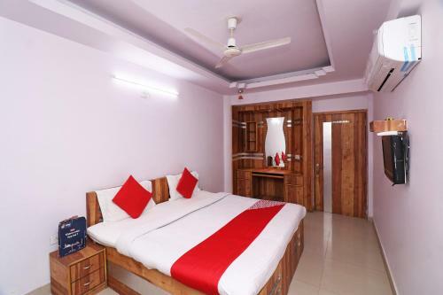 Oyo 2687 Hotel Aradhana