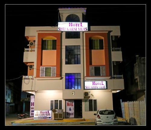 Hotel Shri Karni Vilas