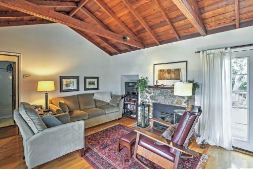 Aptos Cottage With Deck And Views, Only 2 Mi To Beach!